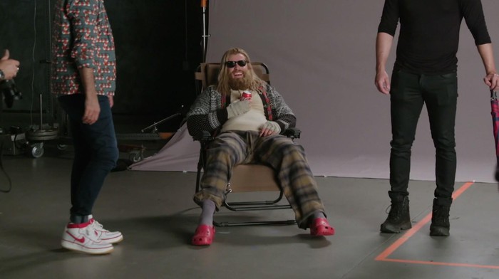 Kỉ niệm hơn một năm ra mắt, Marvel tung bản vẽ... Thor "bụng bia"