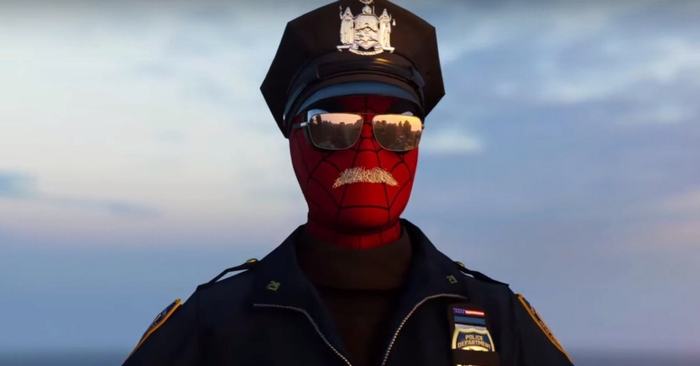 Bẵng đi hai năm, người hâm mộ phát hiện hóa ra có bộ trang phục Spider-Cop thật