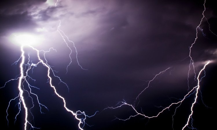 Bí ẩn việc kẻ xấu trộm xác người bị sét đánh để làm bùa hộ mệnh