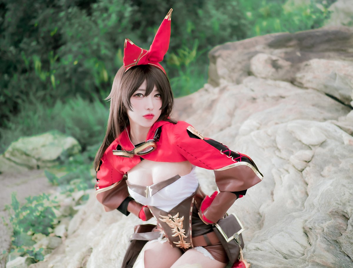 Đứng hình 5 giây với bộ ảnh cosplay Genshin Impact Amber của hot girl Hàn Quốc