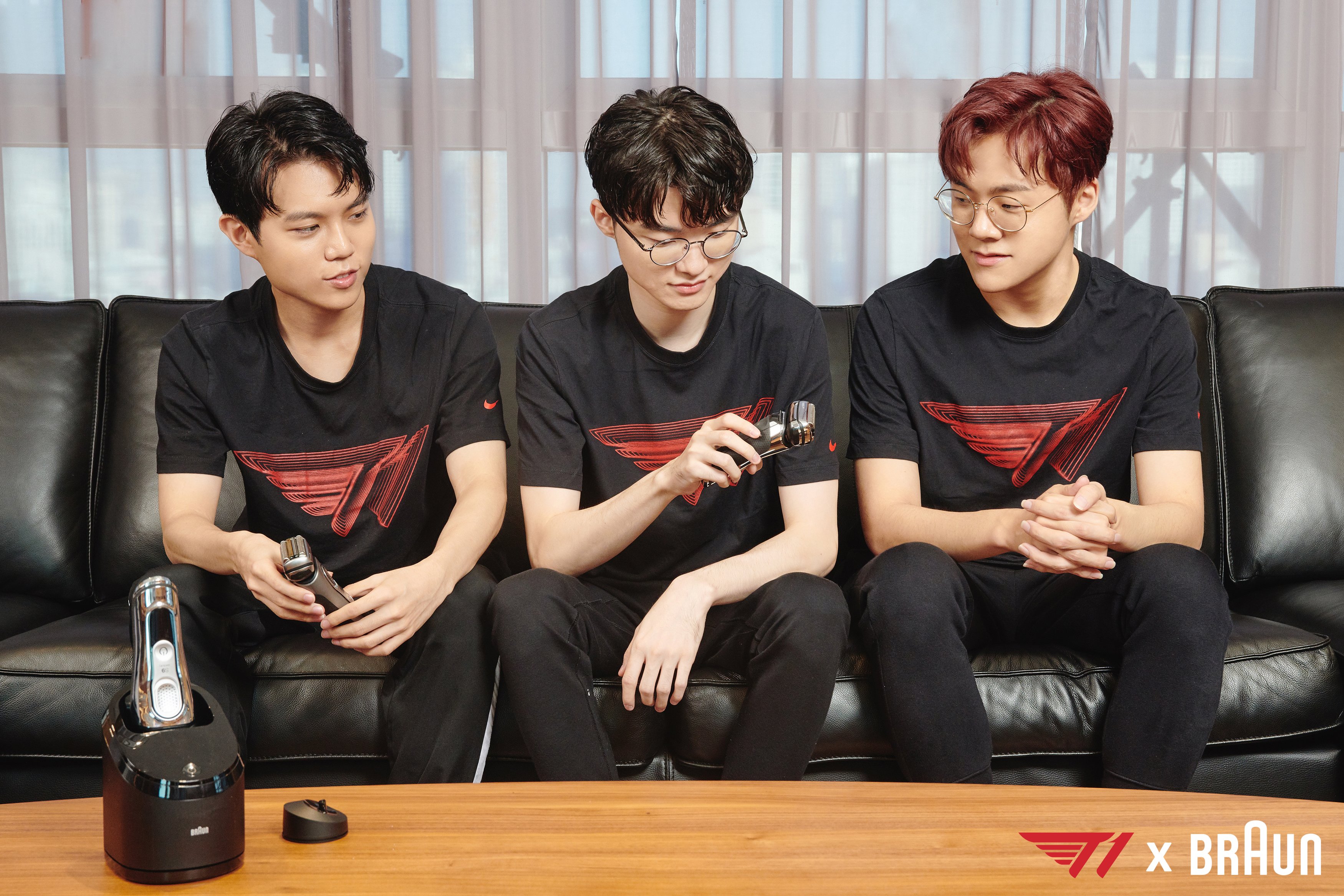 LMHT: Faker lại tiếp tục đóng quảng với thần thái ngút ngàn, nhưng đôi môi căng mọng mới là thứ được fan chú ý nhiều nhất