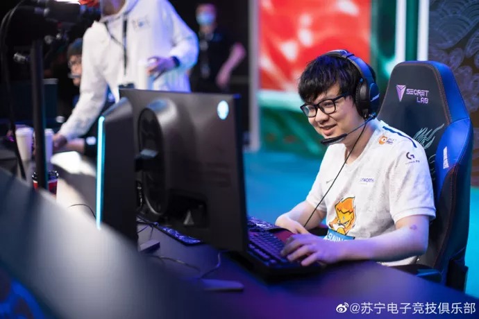 LMHT: SofM bất ngờ nhận án phạt từ Suning Gaming vì những hành vi tiêu cực trên rank