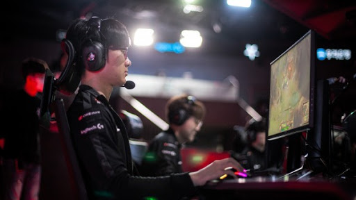 LMHT: T1 lên tiếng xin lỗi Effort sau những lùm xùm liên quan đến việc lộ tin nhắn của đội tuyển