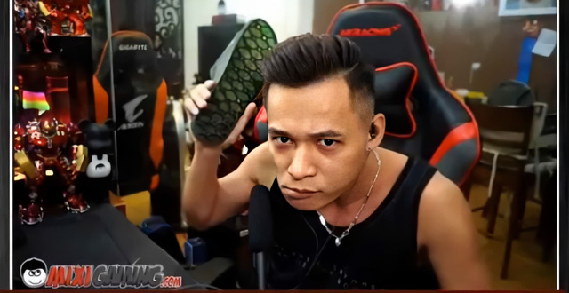 Độ Mixi bất ngờ xuất hiện trên BXH streamer nổi tiếng quốc tế, thậm chí còn đứng top 1 nữa là đằng khác