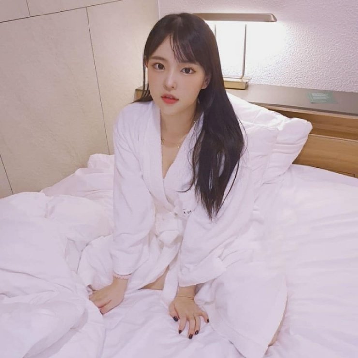 Bị fan cuồng đeo bám, hot streamer trốn khỏi nhà vì sợ hãi