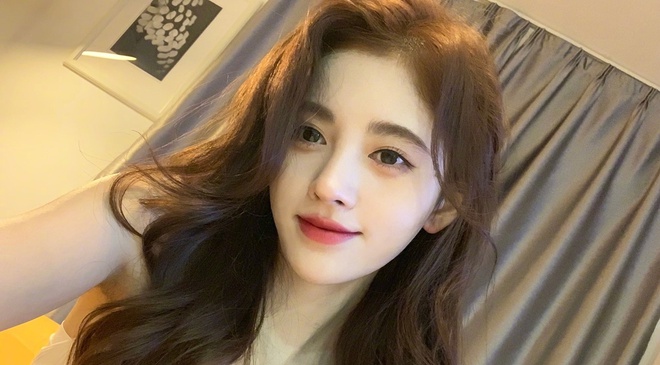 "Mỹ nữ 4.000 năm" Cúc Tịnh Y bị bóc phốt gian dối về chiều cao có...1m4