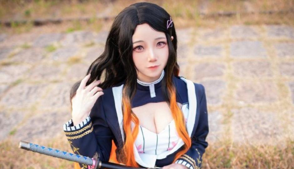"Nâng cấp" vòng một, nữ coser xinh đẹp hơn cả bản gốc khi cosplay Nezuko Kimetsu No Yaiba