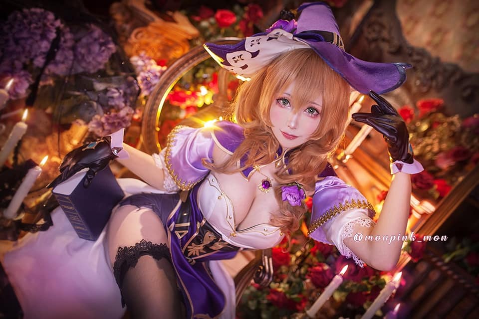 Hết Kimetsu No Yaiba, Mon夢 cosplay Lisa Genshin Impact chuẩn từng số đo khiến fan Mlem Mlem