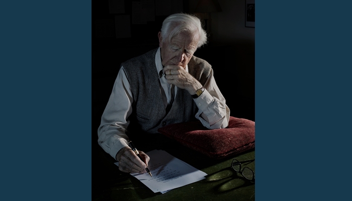 Tiểu thuyết gia trinh thám hàng đầu thế giới bất ngờ qua đời ở tuổi 89