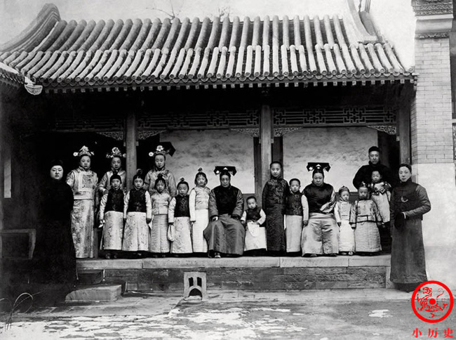 Loạt ảnh hiếm hoi về 3 thế hệ gia đình Hoàng đế cuối cùng của nhà Thanh 