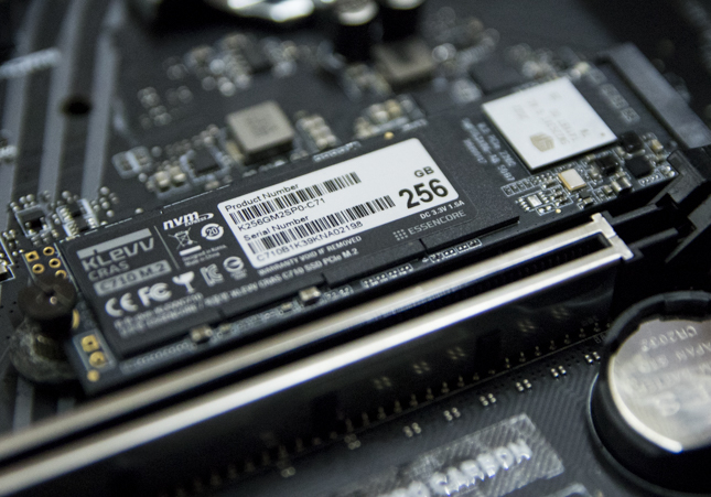 Trên tay nhanh SSD KLEVV CRAS C710 M.2 NVMe PCIe -Sự lựa chọn mới cho PC cần dung lượng lớn!