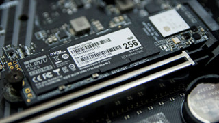 Trên tay nhanh SSD KLEVV CRAS C710 M.2 NVMe PCIe -Sự lựa chọn mới cho PC cần dung lượng lớn!