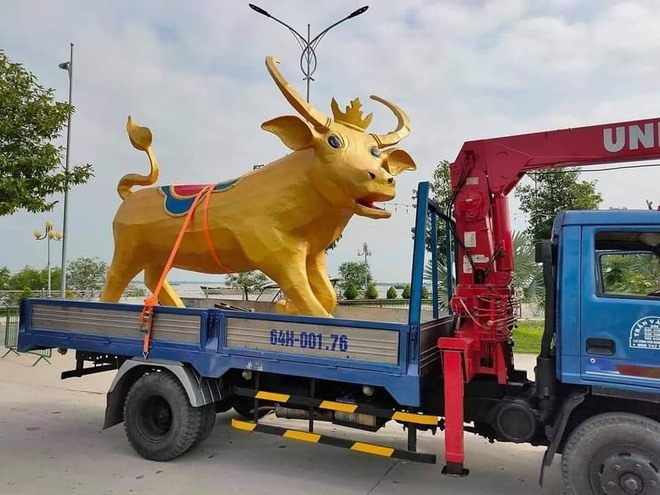 Cười mệt nghỉ với linh vật Trâu Vàng năm Tân Sửu 2021: Đỉnh cao của tạc tượng!