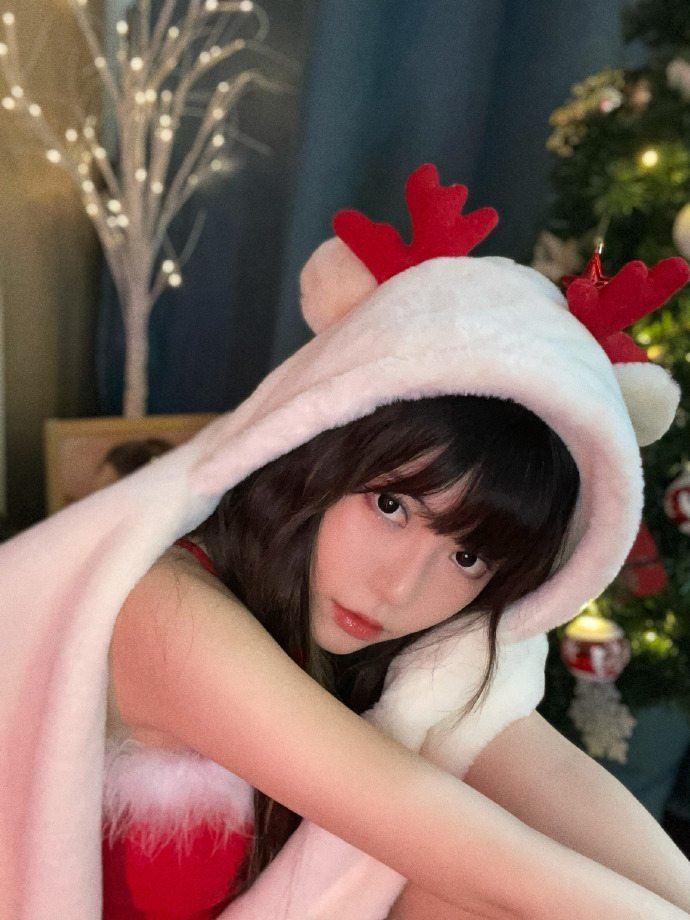 Streamer nổi tiếng tự gọi mình là kẻ ăn xin trên Internet, bất chấp thu nhập khủng 