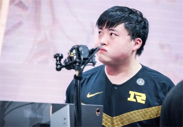 LMHT: Uzi khẳng định sẽ chịu bị chỉ trích mỗi ngày chỉ để mơ ước có được chức Vô địch thế giới