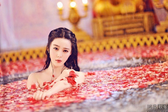 Bóc mẽ sự thật lừa dối sau cảnh 18+ "mỹ nữ tắm bồn" trong những bộ phim cổ trang