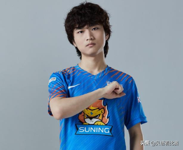 LMHT: Huangfeng hé lộ chuyện bản thân suýt bị anti-fan phục kích ngay trước của Gaming house