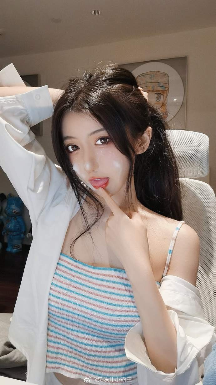 Nữ streamer PUBG với 10 triệu người theo dõi xôn xao cộng đồng mạng vì vẻ ngoài ngọt ngào