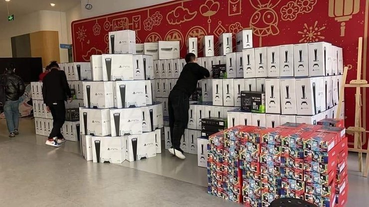 Cha đẻ của Genshin Impact tặng cho toàn bộ nhân viên của mình những chiếc PS5 như quà thưởng Tết