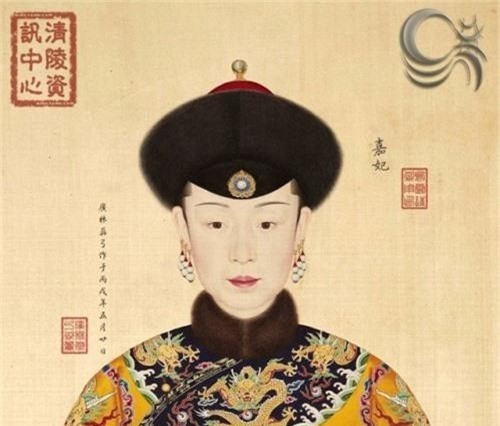 Những bức ảnh chân dung 11 người vợ của vua Càn Long từng khiến nhiều người mất mạng khi lén xem trộm