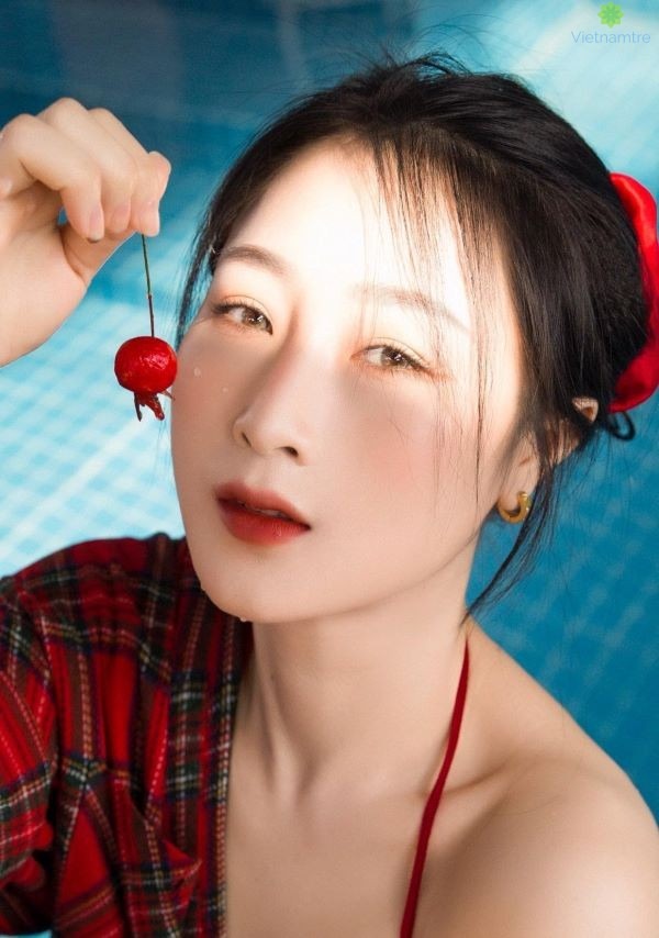 Nhan sắc thật của hot girl được ví von có vẻ đẹp cổ điển tựa mỹ nhân Hong Kong thập niên 80