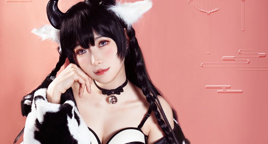 Ngất ngây với nữ coser Đài Loan tự tin khoe dáng trong trang phục Tân Sửu phiên bản...bò sữa