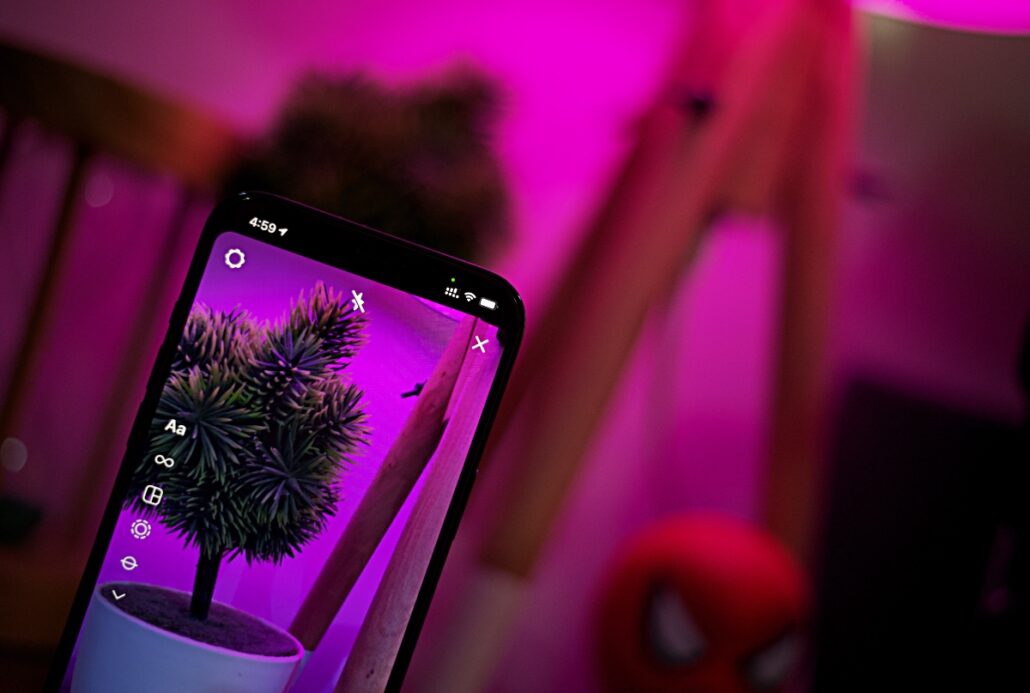 Dấu chấm màu xanh lá cây và cam trên thanh trạng thái iPhone hoặc iPad có nghĩa gì?