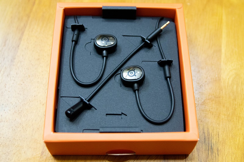 Trên tay nhanh SteelSeries TUSQ: Tai nghe gaming in-ear được hỗ trợ 2 microphone