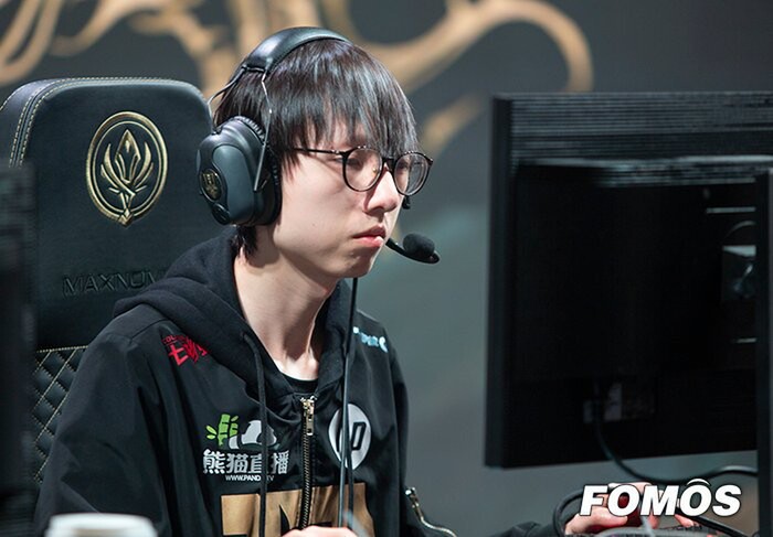 LMHT: Mlxg lên tiếng bảo vệ cho SofM trước những cáo buộc "bán độ"