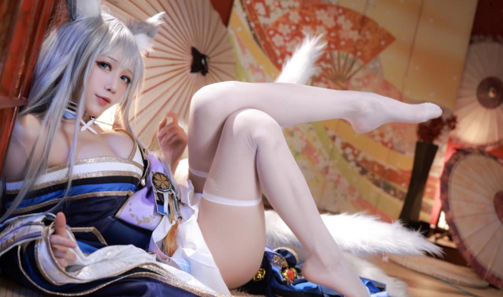 Căng cơ mắt với loạt ảnh cosplay Hồ Ly Shinano mang "nội dung" cực hấp dẫn