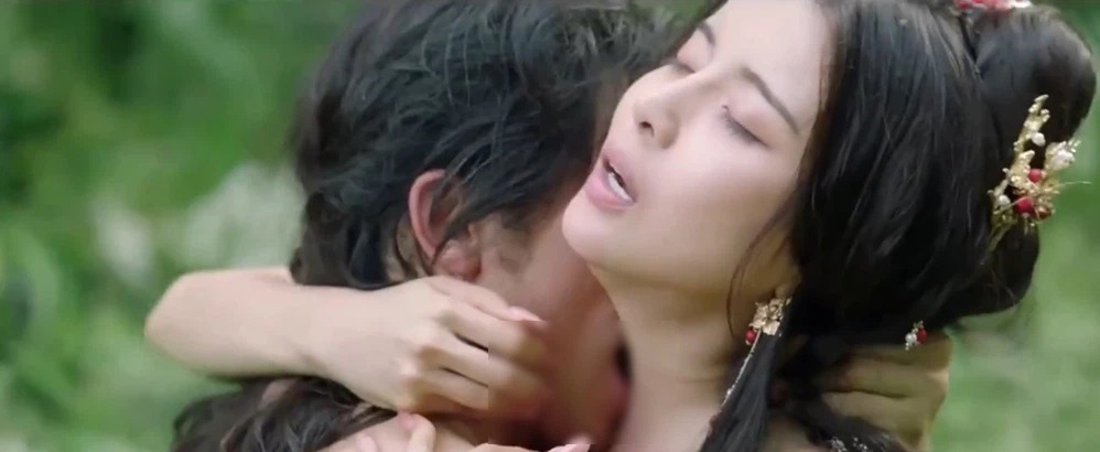 Kiều: Tổng hợp loạt cảnh nóng "nhức mắt" gây phẫn nộ trong tựa phim chuyển thể 