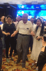  Góc hài hước Diễn viên Phật tổ của Tây Du Ký được dân cúng trái cây, bái lạy quanh năm mặc dù đã hết đóng phim 3