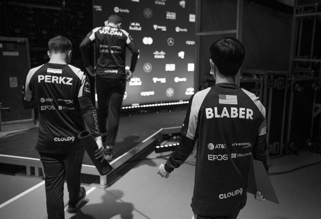 LMHT: DWG KIA chính thức đạt ngôi đầu bảng, C9 nói lời từ giã với MSI 2021