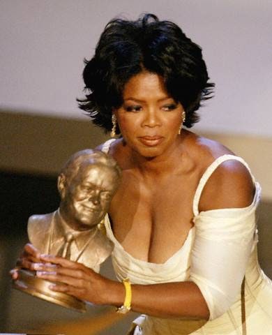 Sau Lady Gaga, Oprah Winfrey cũng gây shock khi tiết lộ bị hiếp dâm bởi họ hàng lúc mới 9 tuổi