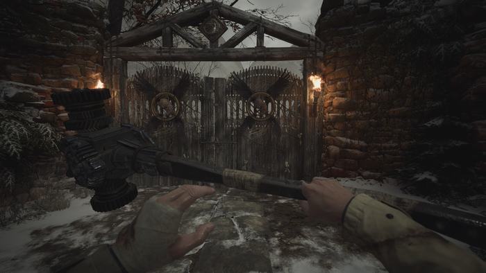 Resident Evil Village có thêm mod giúp đa dạng vũ khí cận chiến cho Ethan