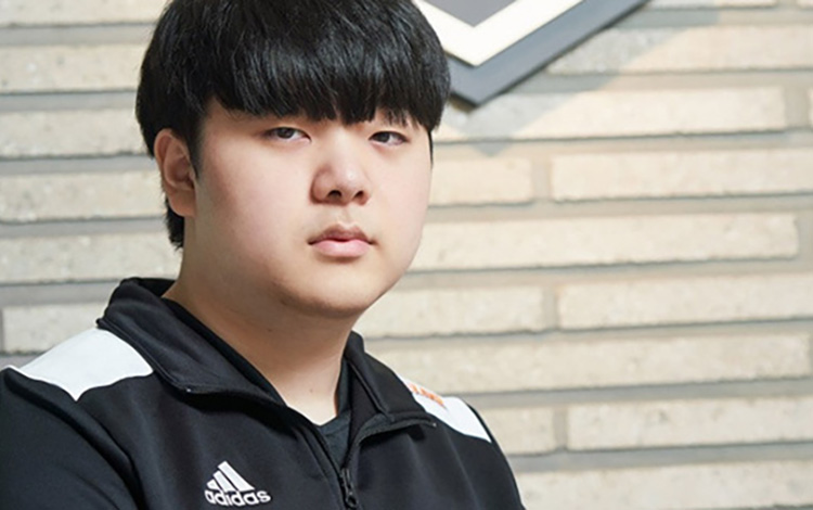 LMHT: Caynon bất ngờ than mệt vì đã gồng gánh DK quá nhiều?