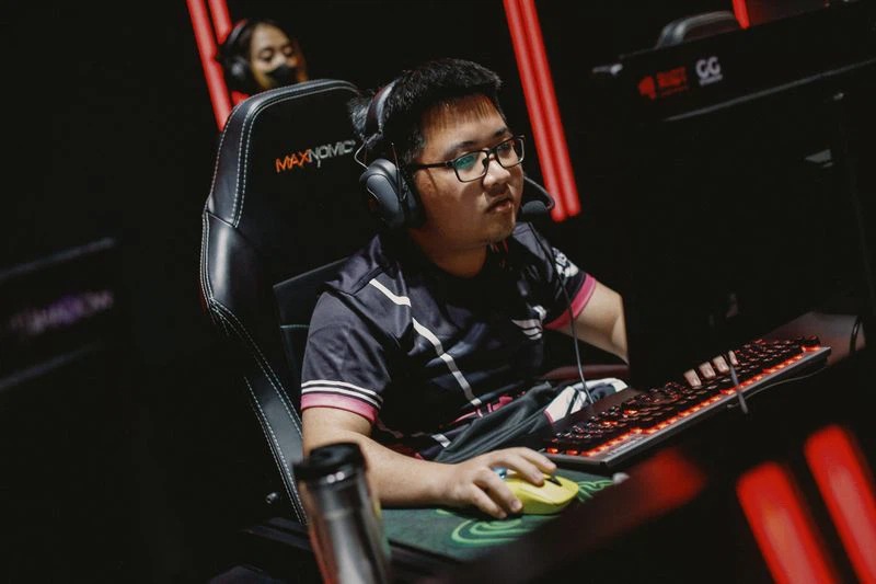 LMHT: Dia1 đăng tải dòng trạng thái ẩn ý anh đã được gỡ bỏ án phạt?