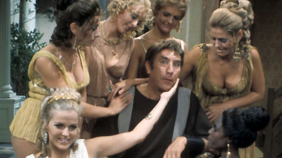 [Góc chuyện lạ có thật] Tài tử Anh và câu chuyện bị...kiệt sức khi đóng cảnh nhạy cảm