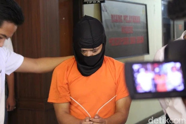 Thanh niên bóp cố người hàng xóm vì liên tục bị hỏi khi nào lấy vợ