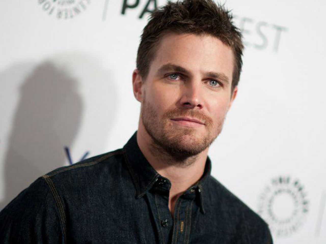 Tài tử Hollywood bị đuổi khỏi máy bay ngay trước giờ cất cánh bởi...