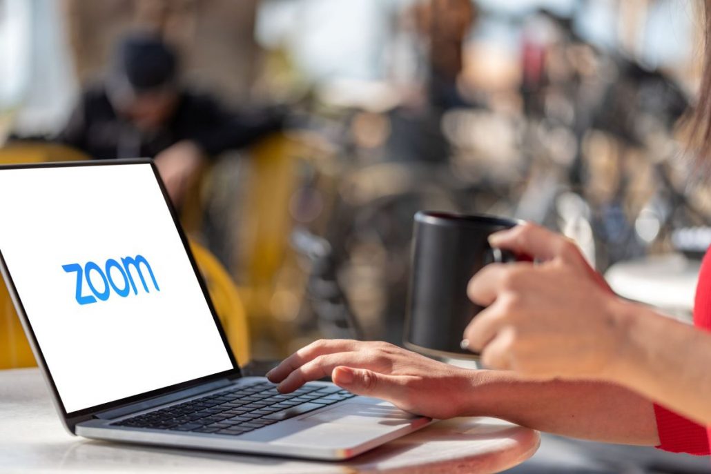 Hướng dẫn: Cách khắc phục độ trễ  phát trực tiếp trên Zoom