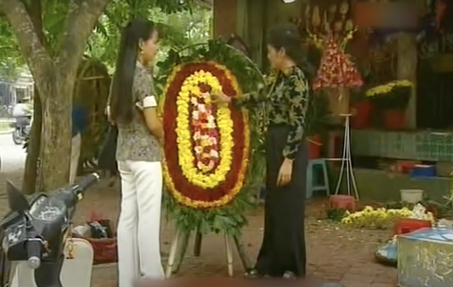 Có gì trong cảnh phim Việt: "Mừng đám cưới người yêu cũ bằng vòng hoa tang" đang gây bão Tik Tok?