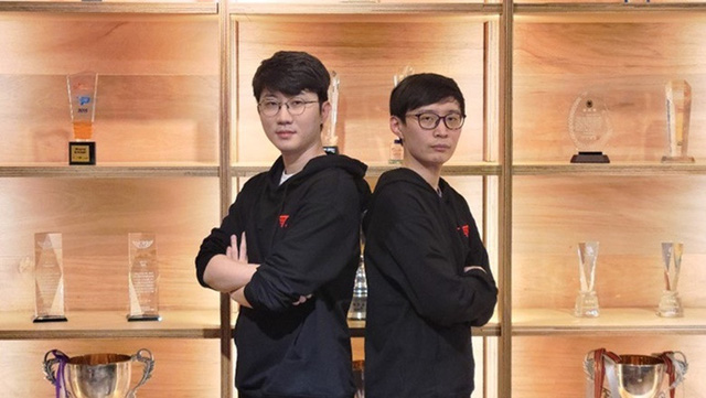 LMHT: Cộng đồng tranh cãi không ngớt khi T1 sa thải HLV ngay giữa mùa giải