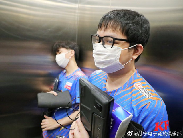 LMHT: Fan Trung Quốc hết lời khen ngợi SofM với con Kha'Zix gần 300 điểm tầm nhìn