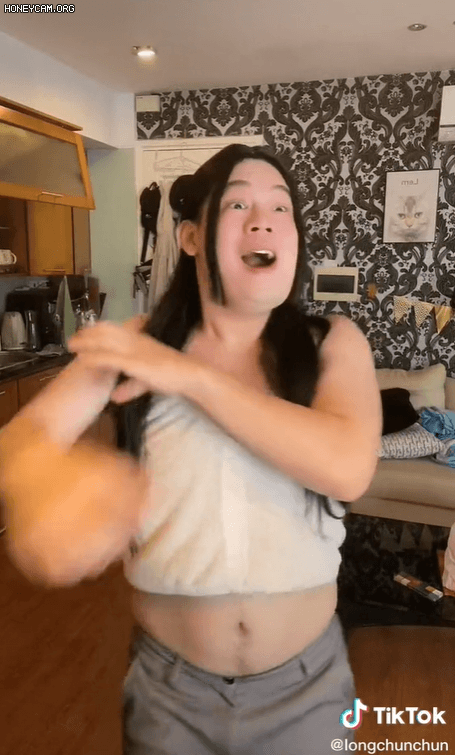 Tạo trend quá sốc, hot girl, vợ quốc dân Tiểu Hí liên tục được cánh mày râu cover lại điệu nhảy gợi cảm - Ảnh 5.