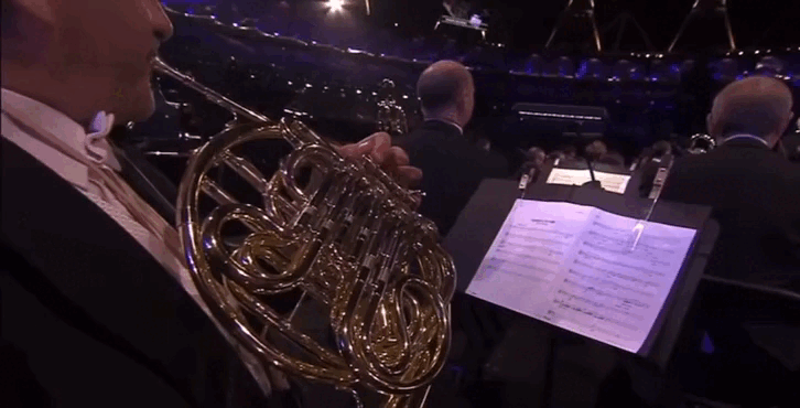 Nhìn lại những fact hài hước để đời của Lễ khai mạc Olympic 2012