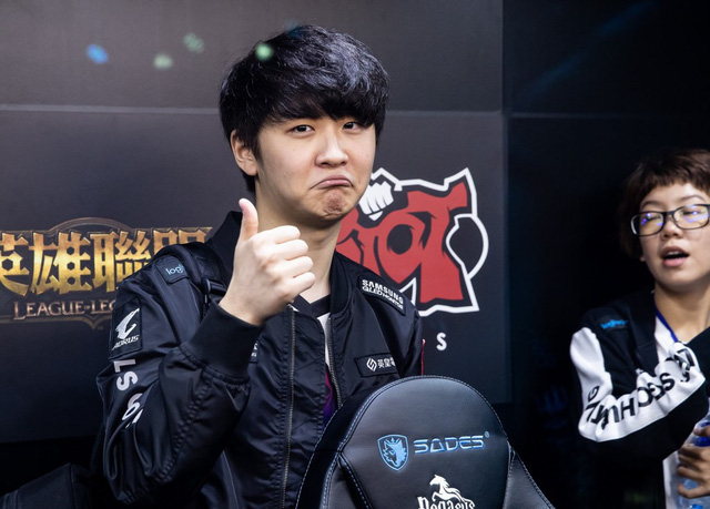 Bất ngờ Toyz hợp tác với trang web cá cược tiền ảo