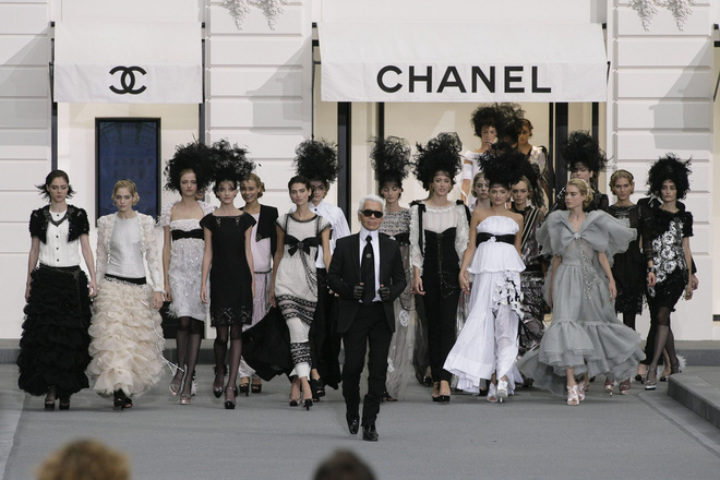 Người tái sinh thương hiệu Chanel Karl Lagerfeld được Disney làm phim riêng