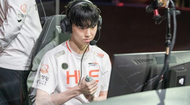 LMHT: Chovy đánh mất phong độ tại CKTG 2021 khiến cho HLE mất đi 50% sức mạnh của mình