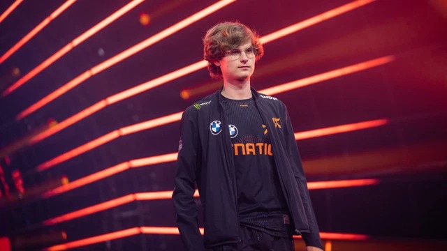 LMHT: Tuyển thủ Upset của Fnatic phải tạm rời CKTG 2021 vì lý do gia đình